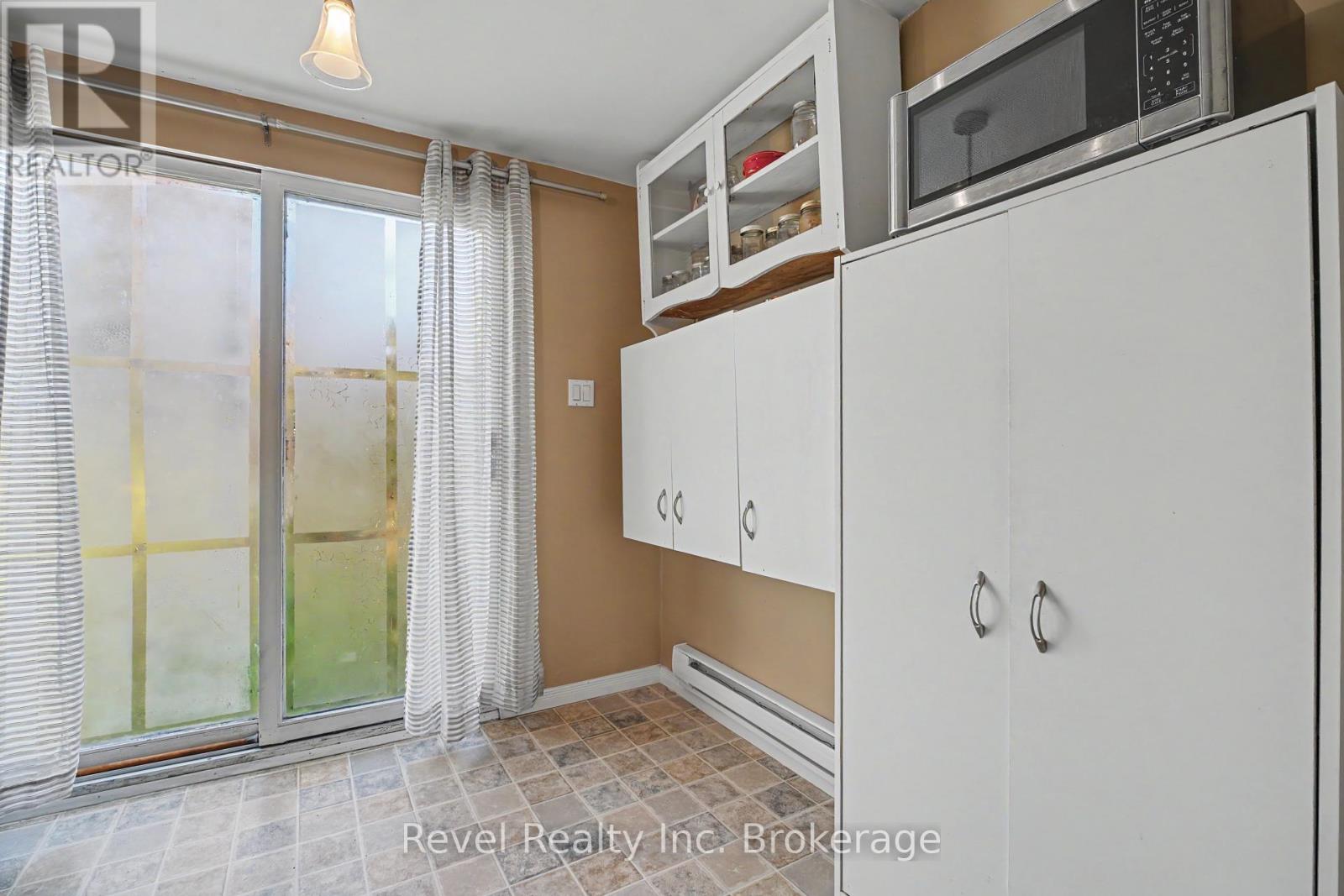 220 First Avenue E, North Bay, Ontario  P1B 1J8 - Photo 18 - X14108050
