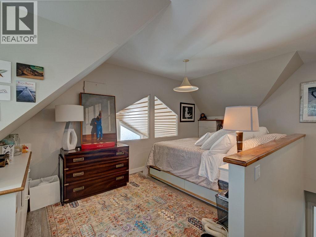 8327 Redrooffs Road, Sechelt, British Columbia  V7Z 1E4 - Photo 17 - R3177802