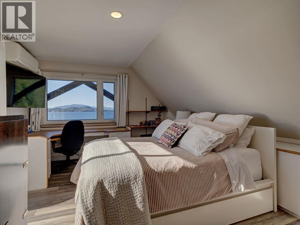 8327 Redrooffs Road, Sechelt, British Columbia  V7Z 1E4 - Photo 23 - R3177802