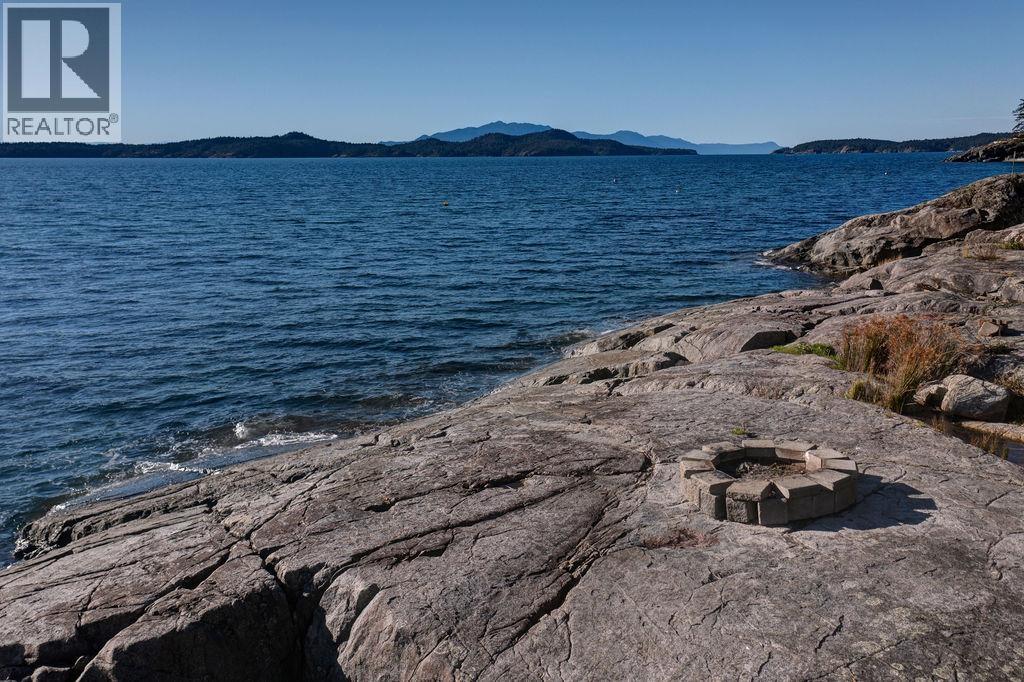 8327 Redrooffs Road, Sechelt, British Columbia  V7Z 1E4 - Photo 32 - R3177802
