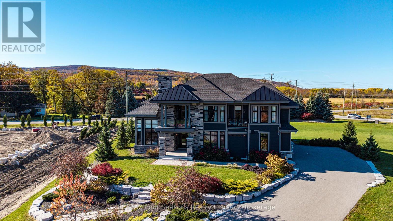 9 Windrose Valley Boulevard, Clearview, Ontario  L9Y 0K2 - Photo 2 - S14107974