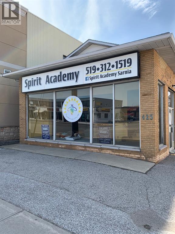 425 EXMOUTH STREET,Sarnia,Ontario,N7T5P1,Canada