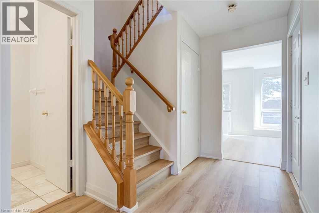 346 University Downs Crescent, Waterloo, Ontario  N2K 4A9 - Photo 16 - 40872924