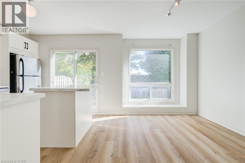 346 University Downs Crescent, Waterloo, Ontario  N2K 4A9 - Photo 7 - 40872924