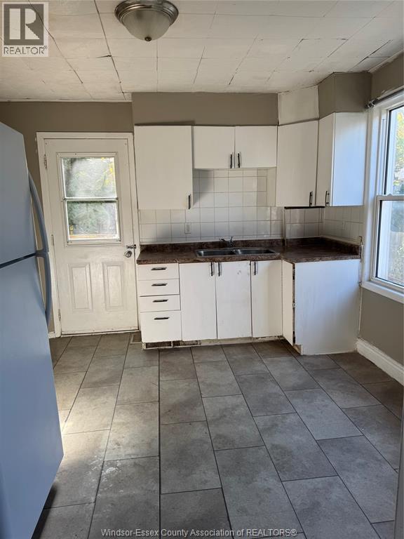 665 St Joseph Street, Windsor, Ontario  N9C 3H3 - Photo 4 - 26026039