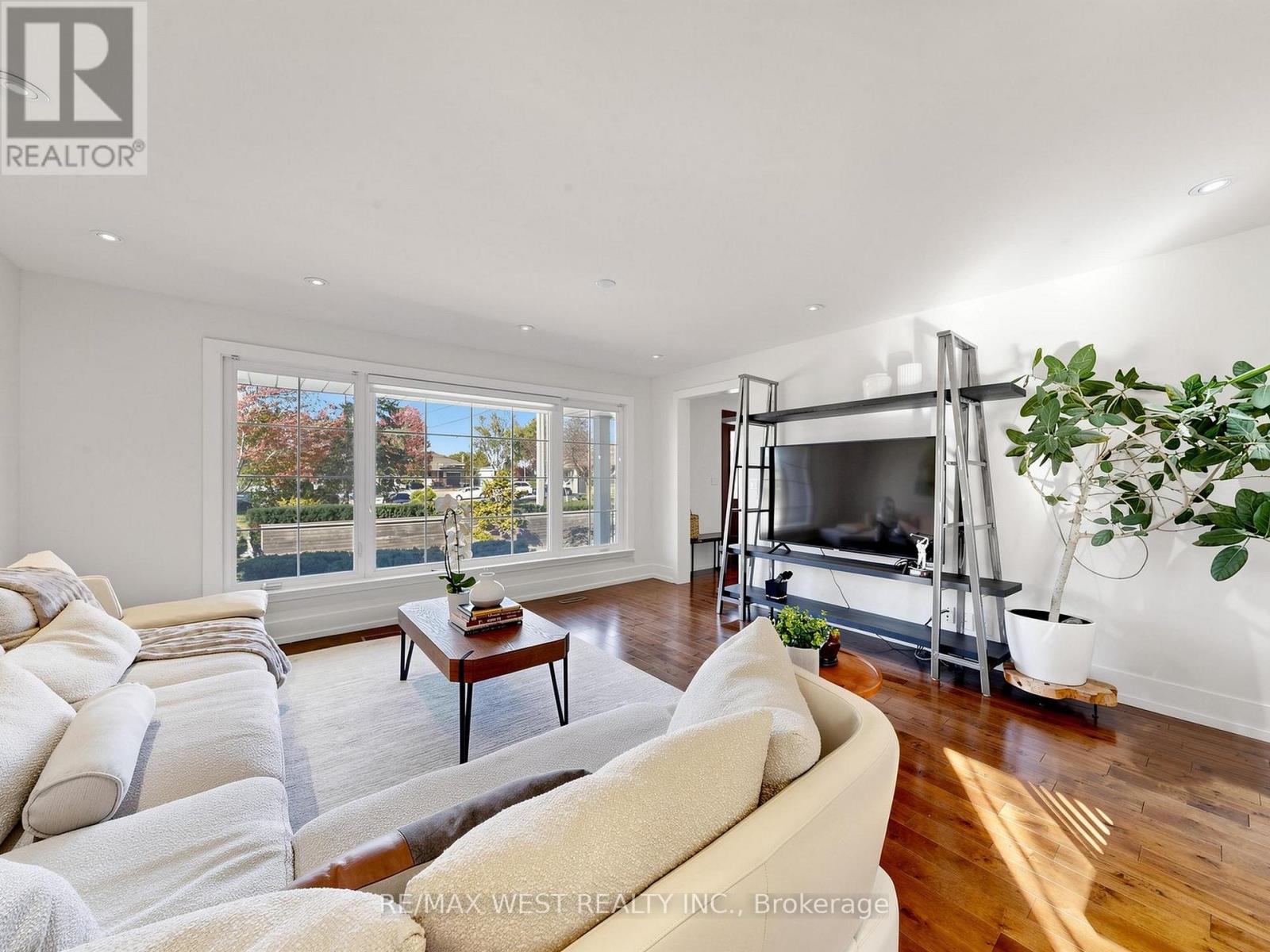151 Palm Drive, Toronto, Ontario  M3H 2C6 - Photo 12 - C14103512
