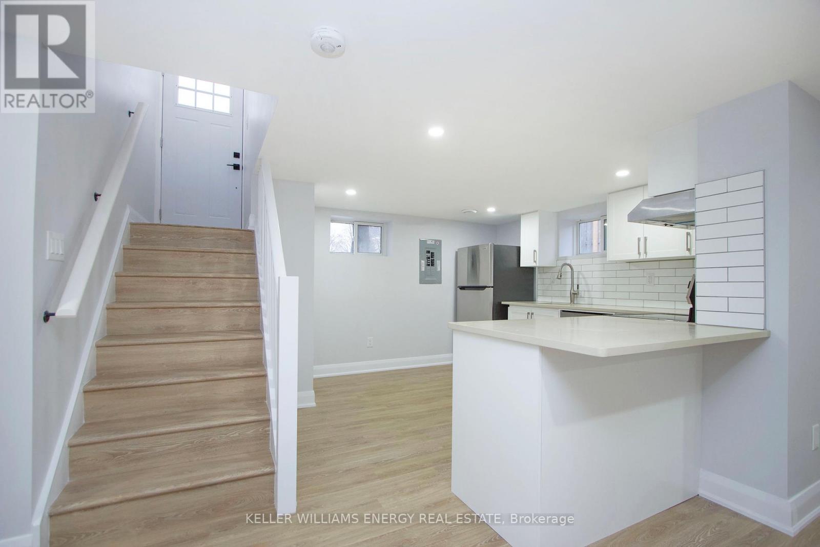 LOWER - 574 OLIVE AVENUE, Oshawa, Ontario
