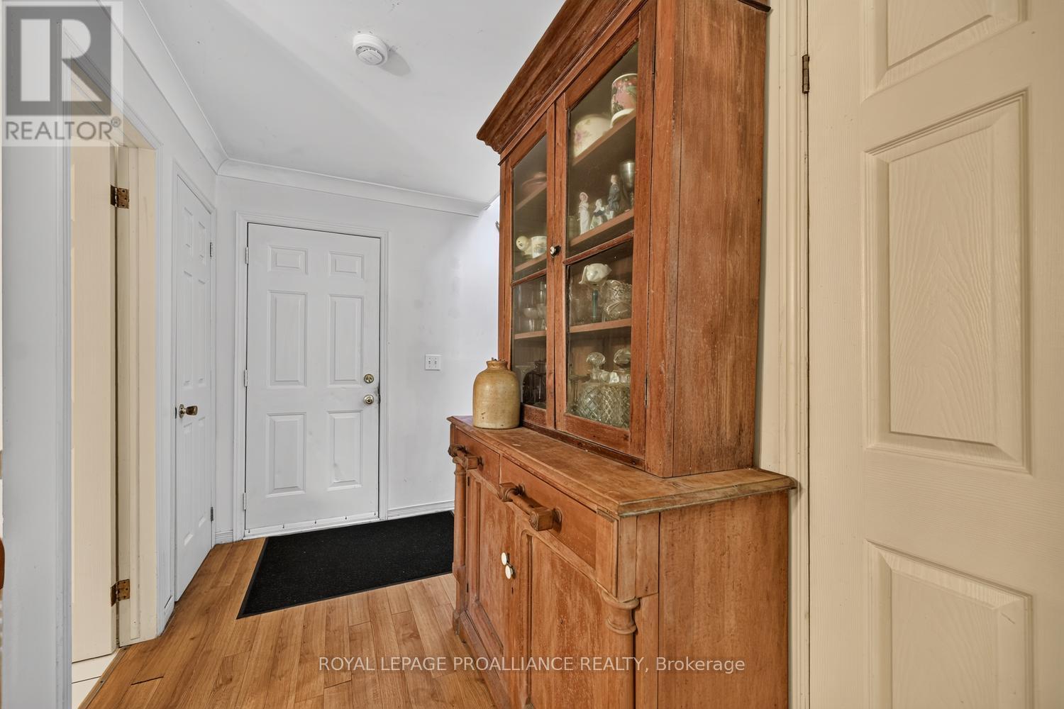 18 Thomas Street, Brockville, Ontario  K6V 5L1 - Photo 11 - X14108114