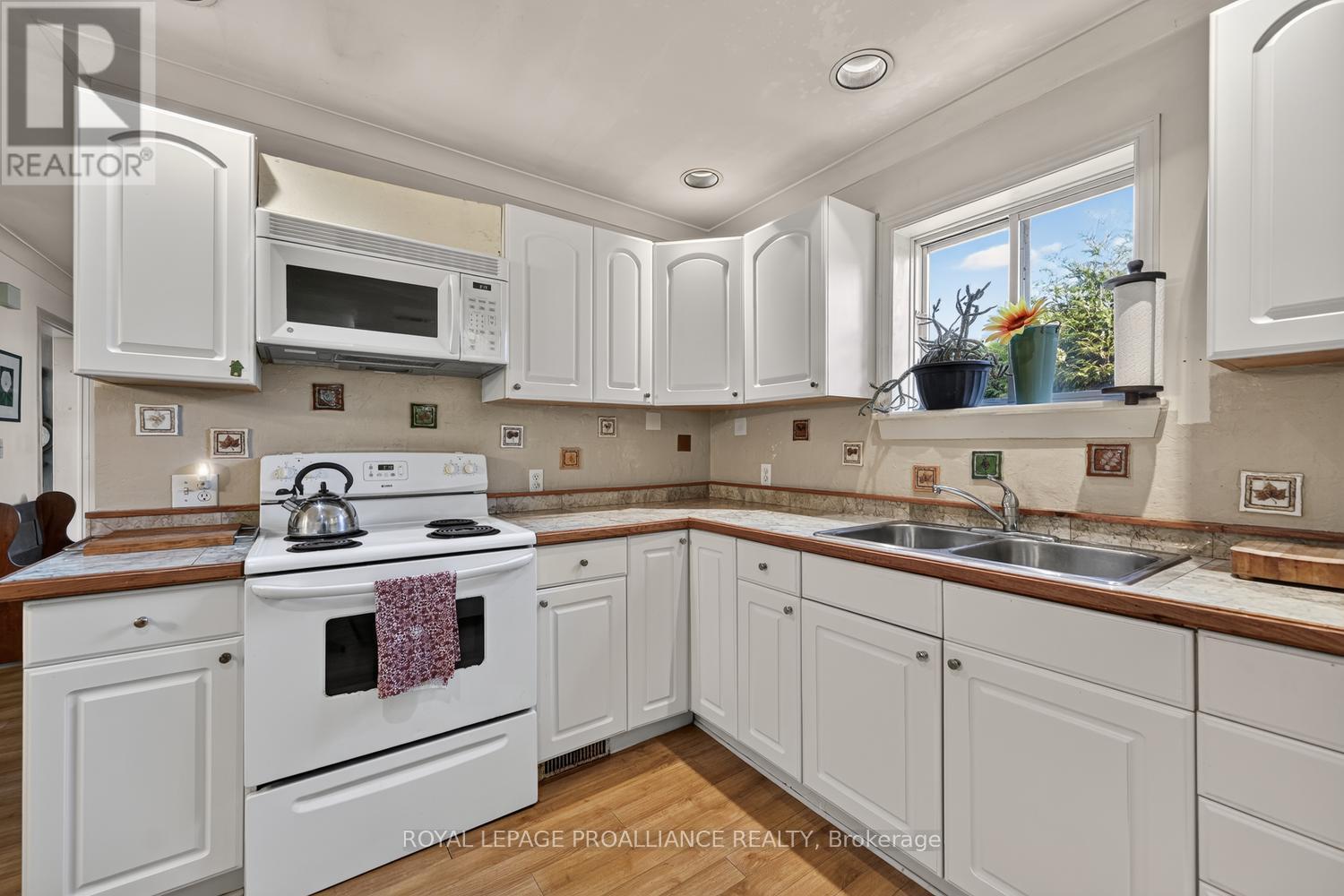 18 Thomas Street, Brockville, Ontario  K6V 5L1 - Photo 14 - X14108114