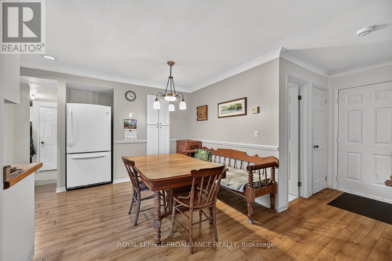 18 Thomas Street, Brockville, Ontario  K6V 5L1 - Photo 8 - X14108114