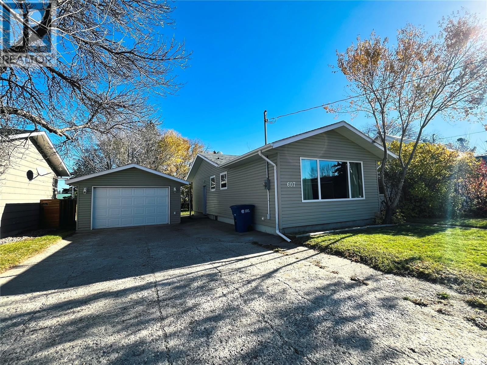607 St Mary Street, Esterhazy, Saskatchewan  S0A 0X0 - Photo 2 - SK050811