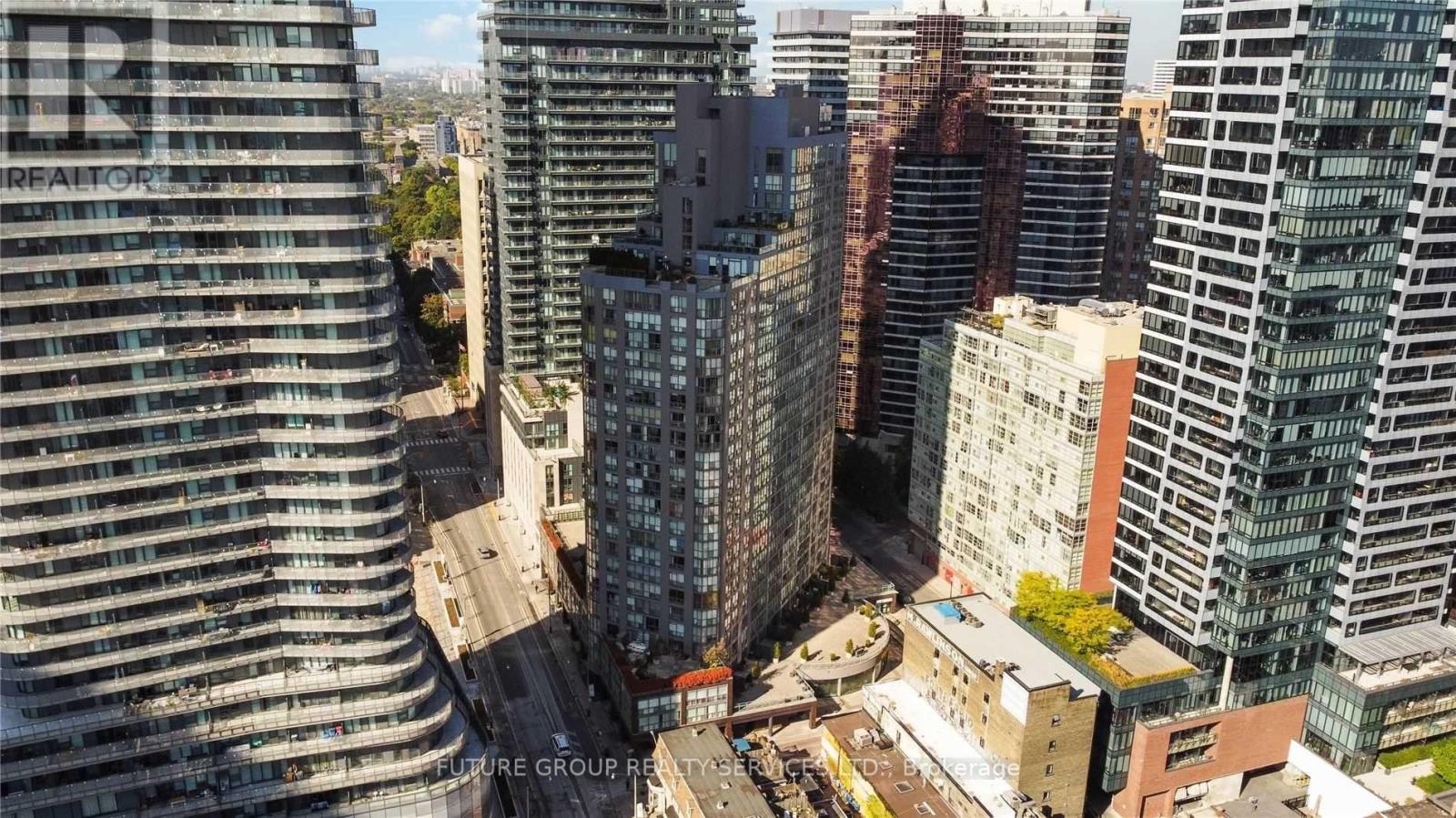 2213 - 24 Wellesley Street W, Toronto, Ontario  M4Y 1G1 - Photo 2 - C14108104