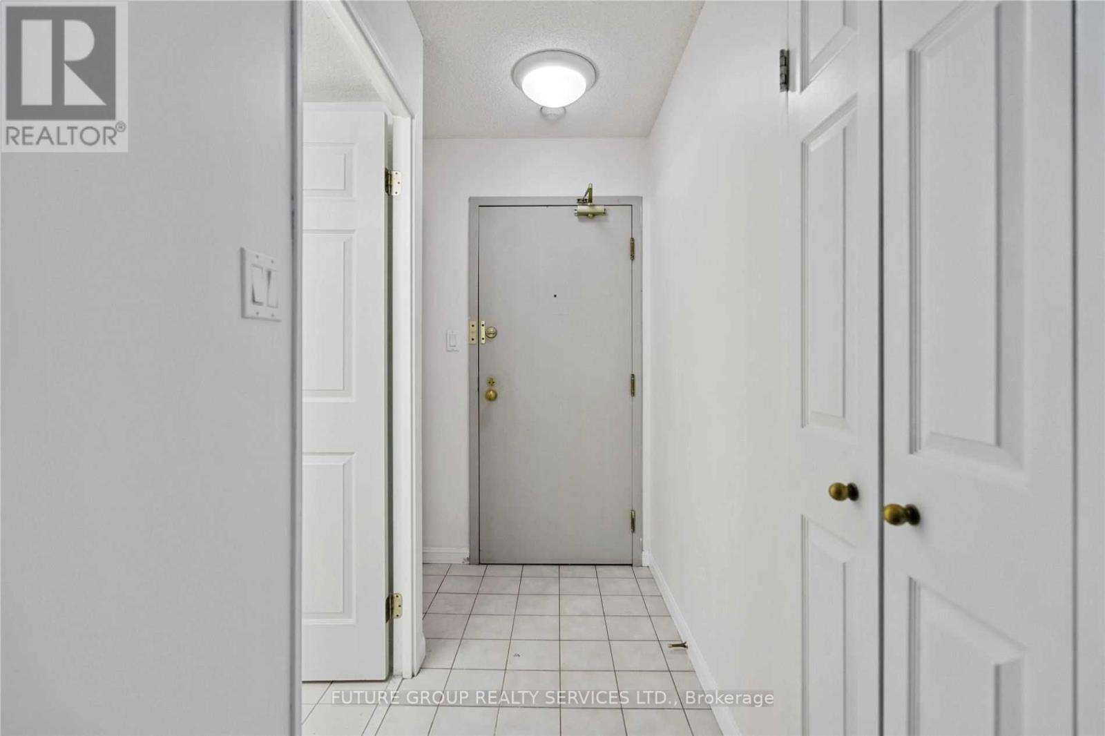 2213 - 24 Wellesley Street W, Toronto, Ontario  M4Y 1G1 - Photo 4 - C14108104