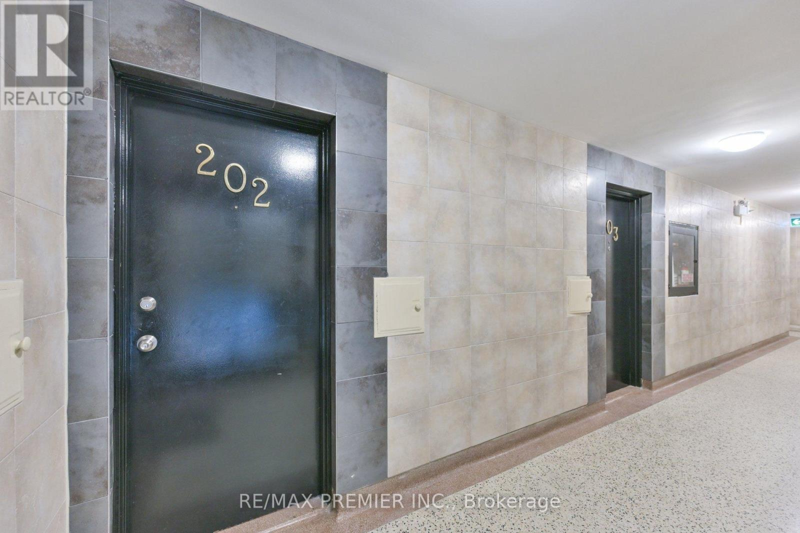 202 - 10 Ellison Avenue, Toronto (Clanton Park), Ontario  M3H 2J6 - Photo 2 - C14108282