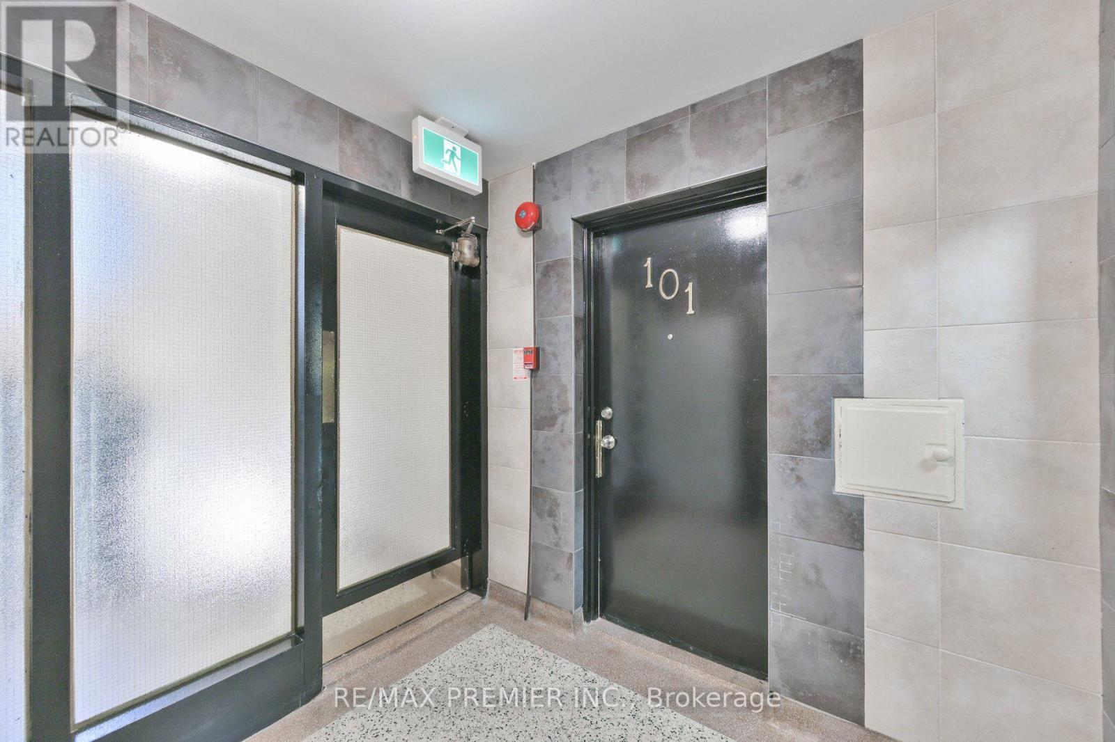 101 - 10 Ellison Avenue, Toronto (Clanton Park), Ontario  M3H 2J6 - Photo 2 - C14108294