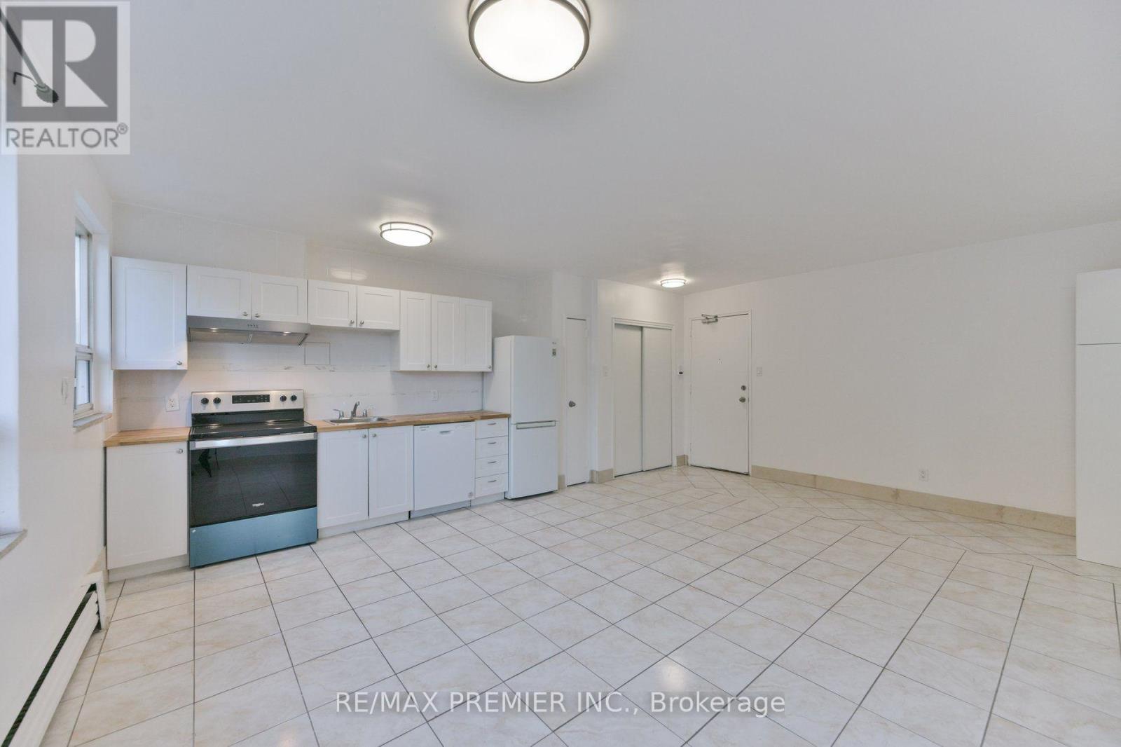 101 - 10 Ellison Avenue, Toronto (Clanton Park), Ontario  M3H 2J6 - Photo 3 - C14108294