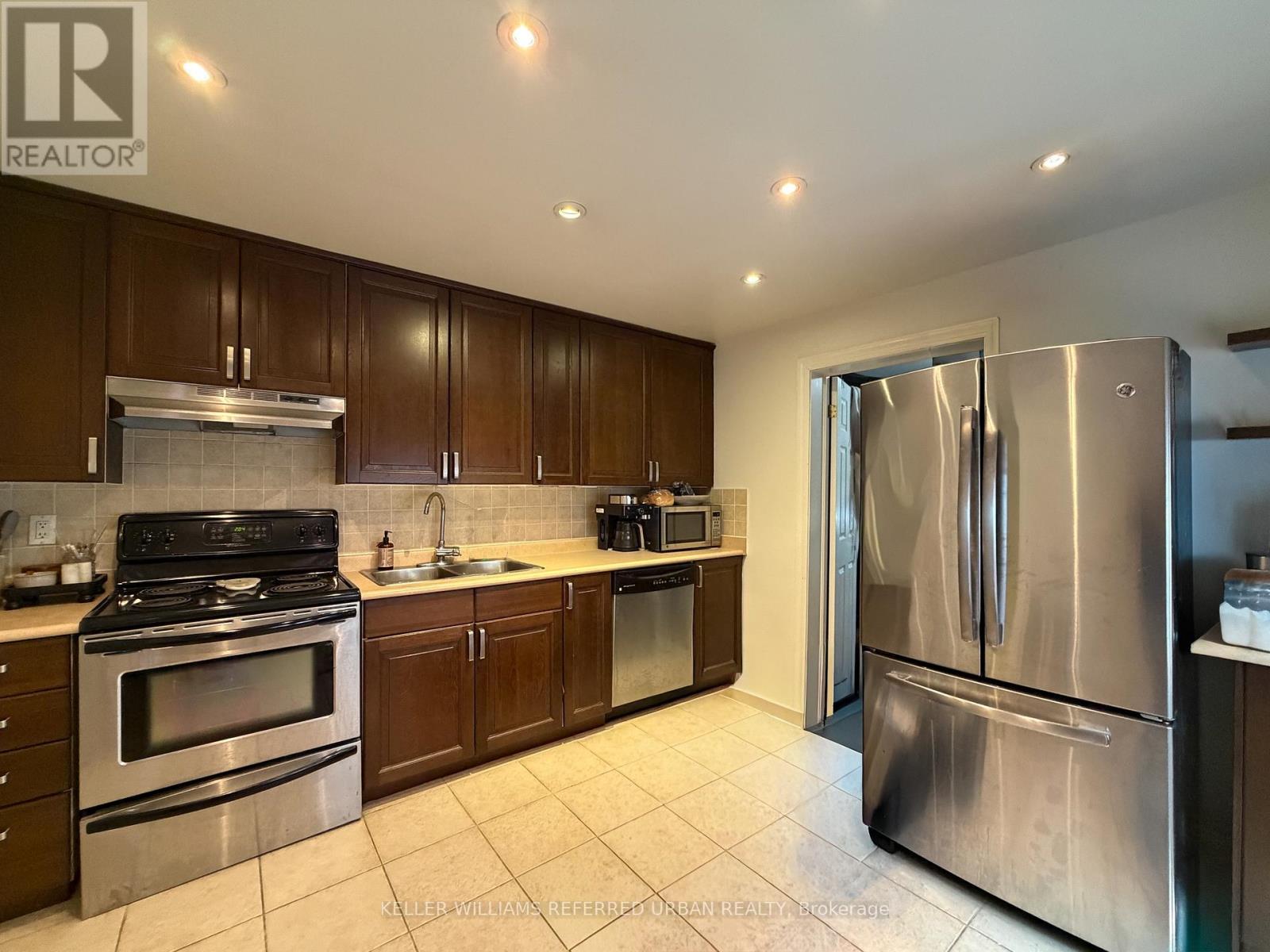 Main - 429 Ossington Avenue, Toronto (Trinity-Bellwoods), Ontario  M6J 3A6 - Photo 3 - C14108298