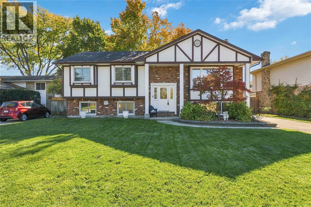 1067 Sheffield Street, Sarnia, Ontario  N7S 4R7 - Photo 1 - 26026050