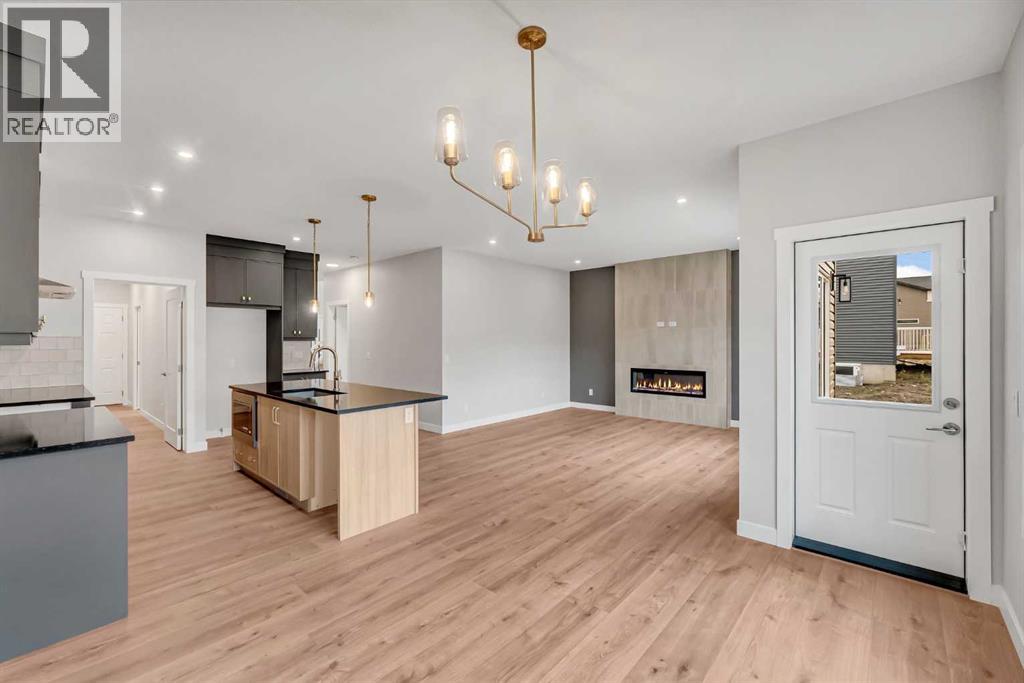 27 Creekside Rise SW, Calgary, Alberta  T2X 5V9 - Photo 14 - A2338861