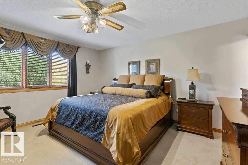 21 LORNE CR