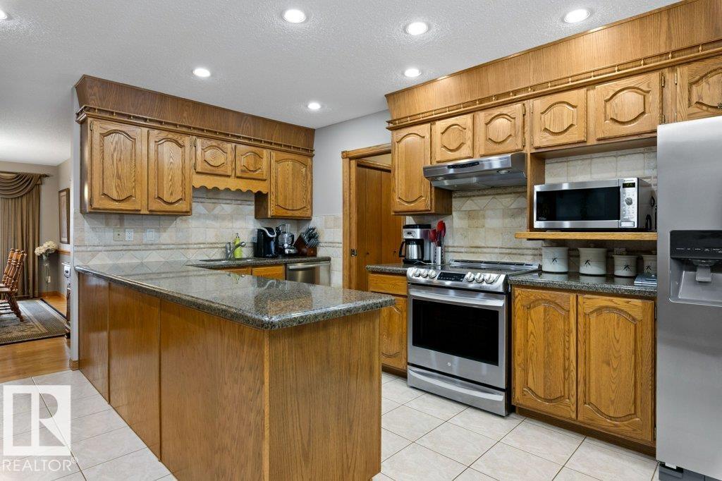 21 LORNE CR