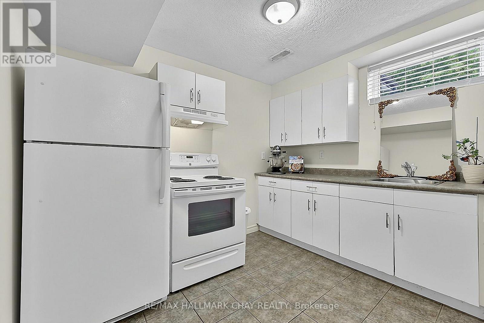 23 Marion Crescent, Barrie, Ontario  L4M 2L4 - Photo 16 - S14108288