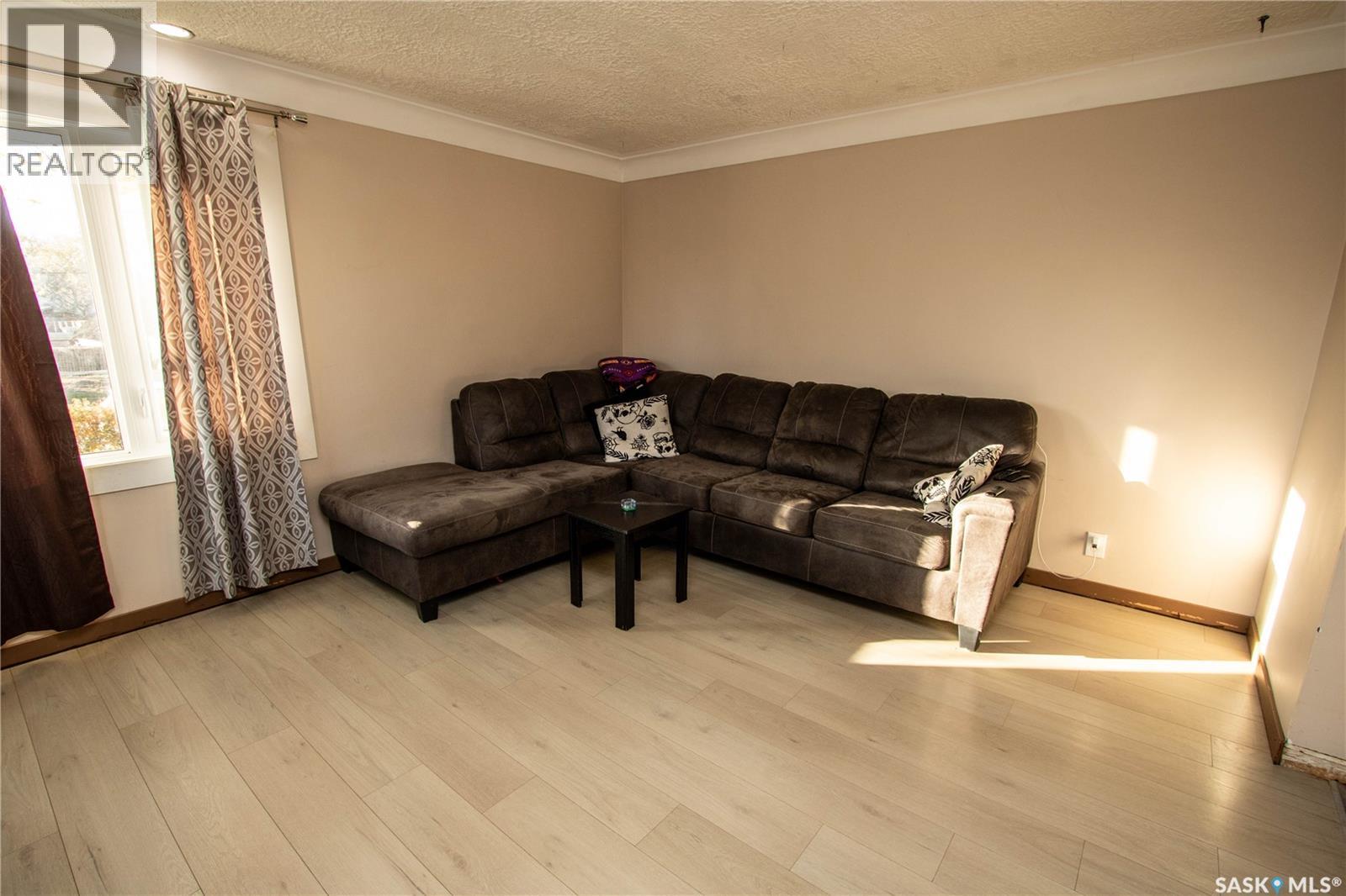 779 Mctavish Street, Regina, Saskatchewan  S4T 3T8 - Photo 4 - SK051731