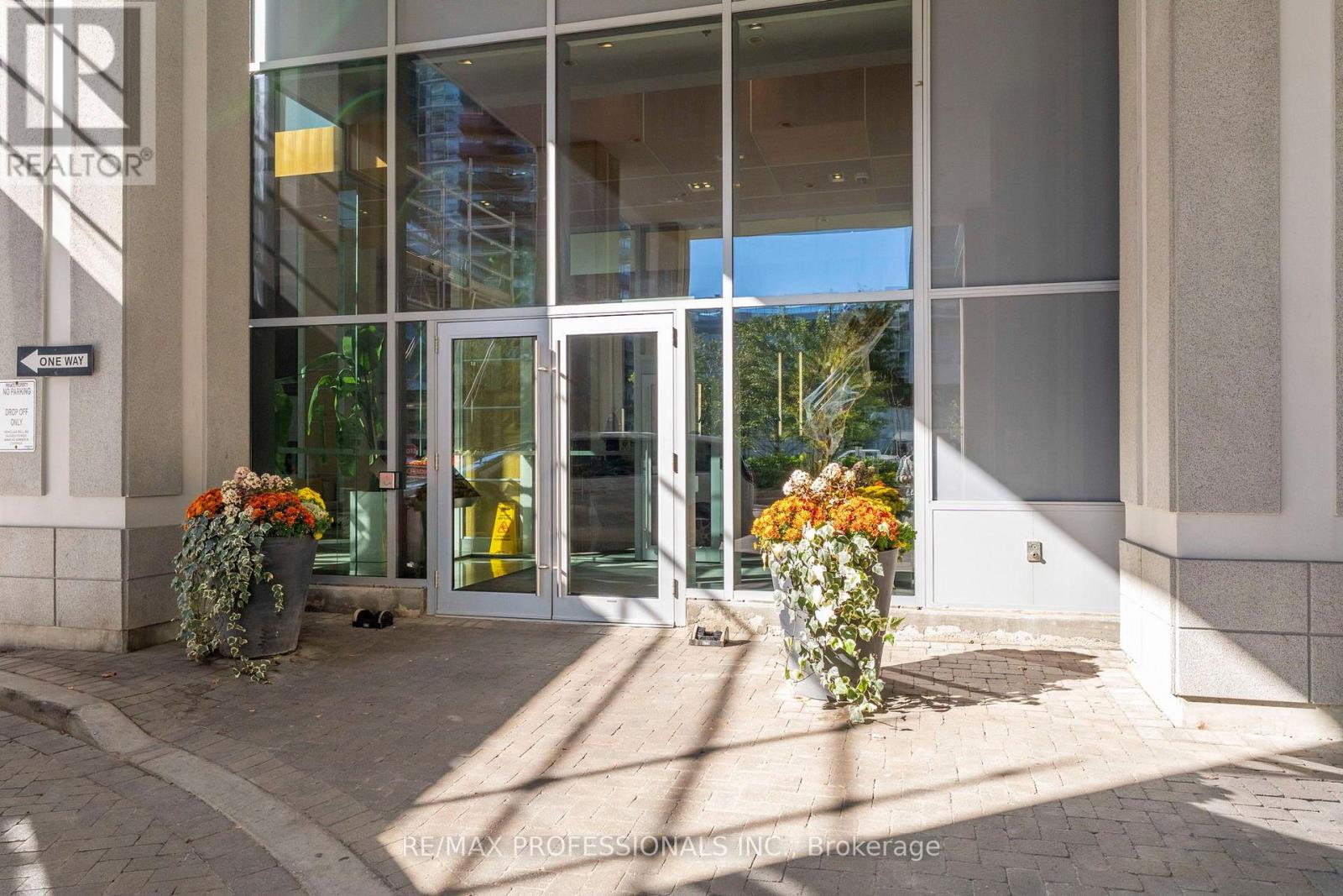 901 - 16 Brookers Lane, Toronto, Ontario M8V 0A5 - Photo 1 - W14108088