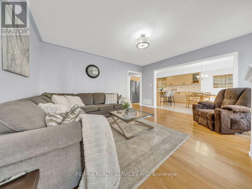 61 Sir Jacobs Crescent, Brampton, Ontario  L7A 3T5 - Photo 12 - W14108132