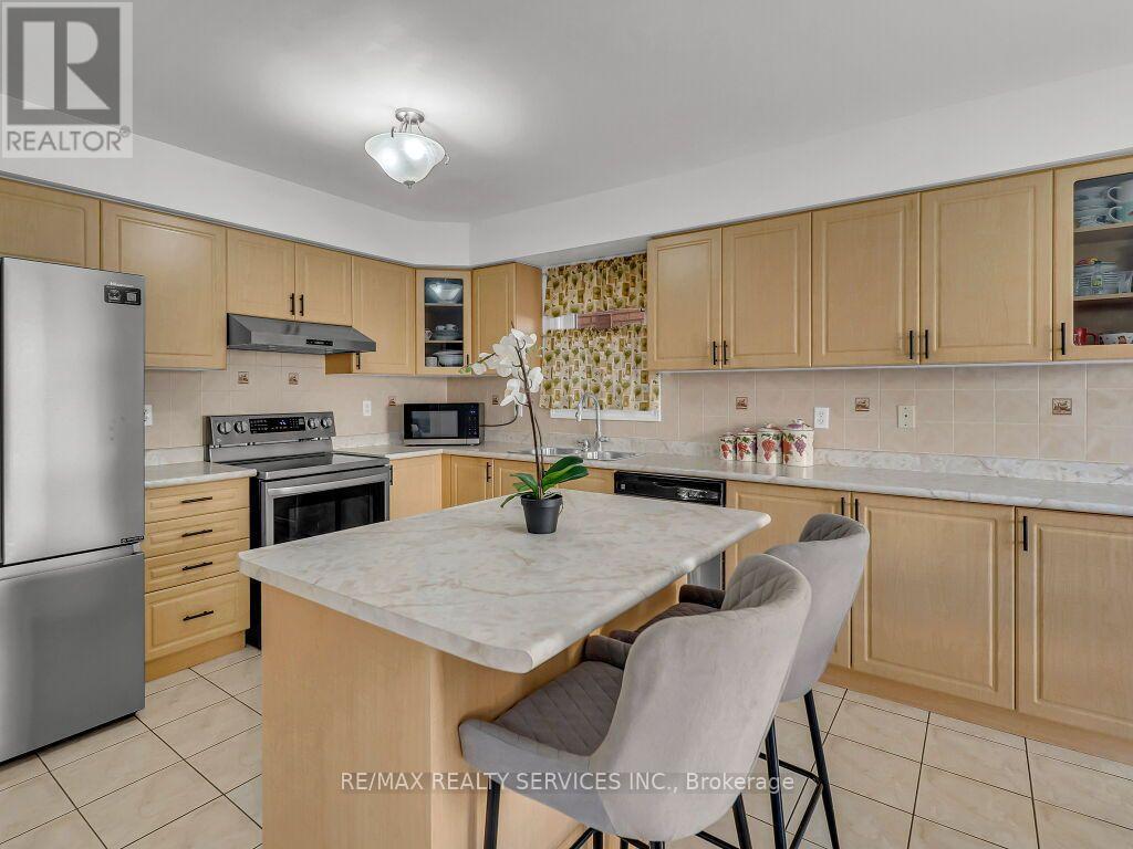 61 Sir Jacobs Crescent, Brampton, Ontario  L7A 3T5 - Photo 16 - W14108132