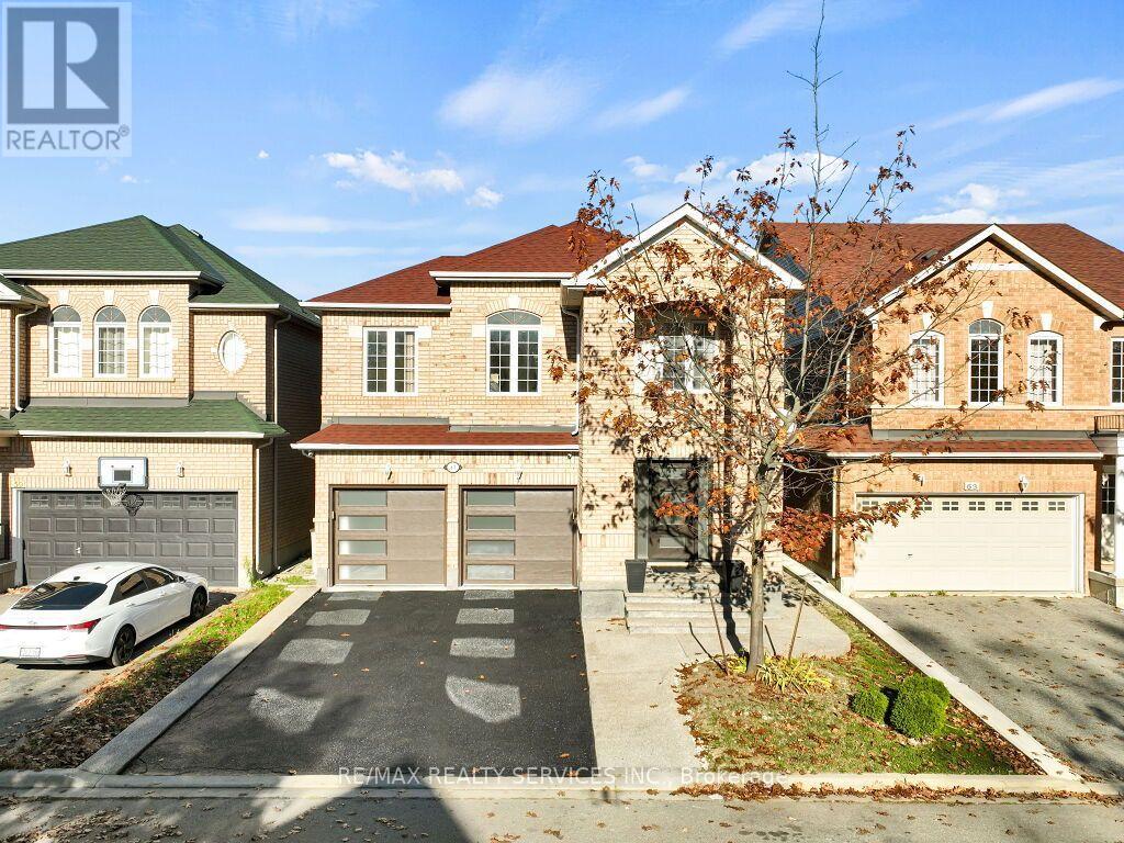61 Sir Jacobs Crescent, Brampton, Ontario  L7A 3T5 - Photo 2 - W14108132