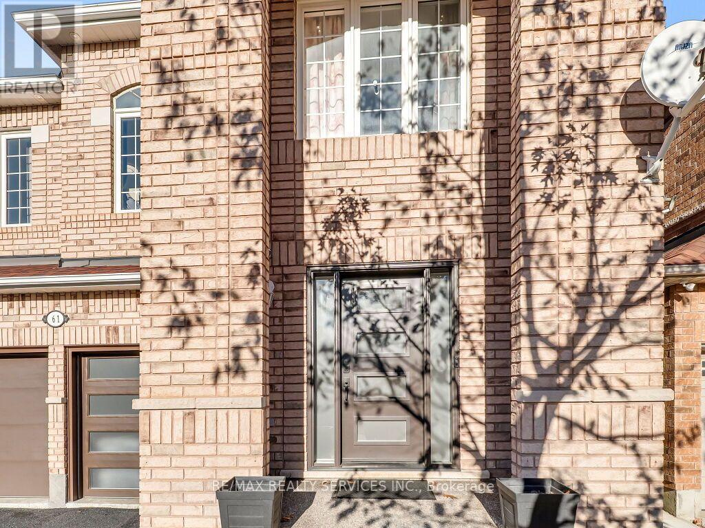 61 Sir Jacobs Crescent, Brampton, Ontario  L7A 3T5 - Photo 5 - W14108132
