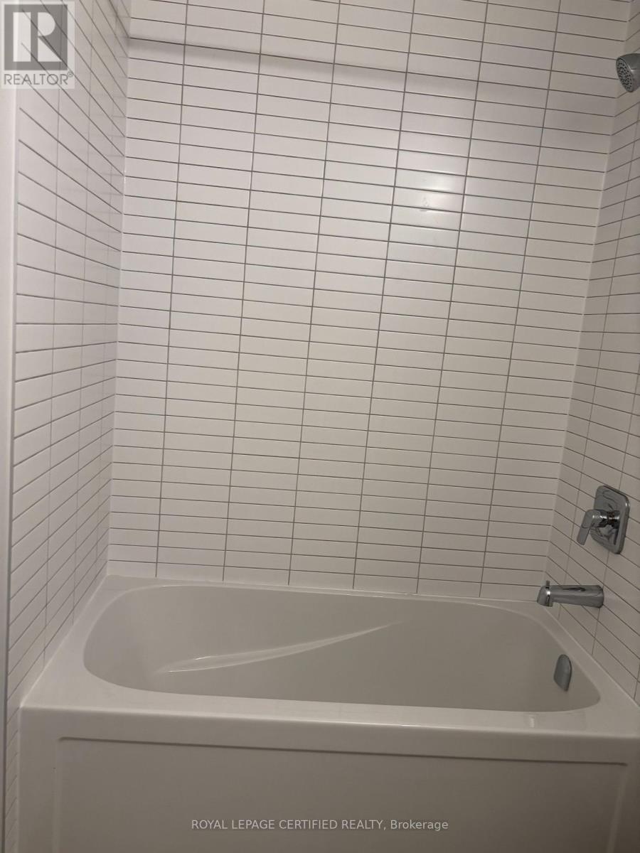 303 - 3008 William Cutmore Boulevard, Oakville, Ontario  L6H 7G1 - Photo 10 - W14108154