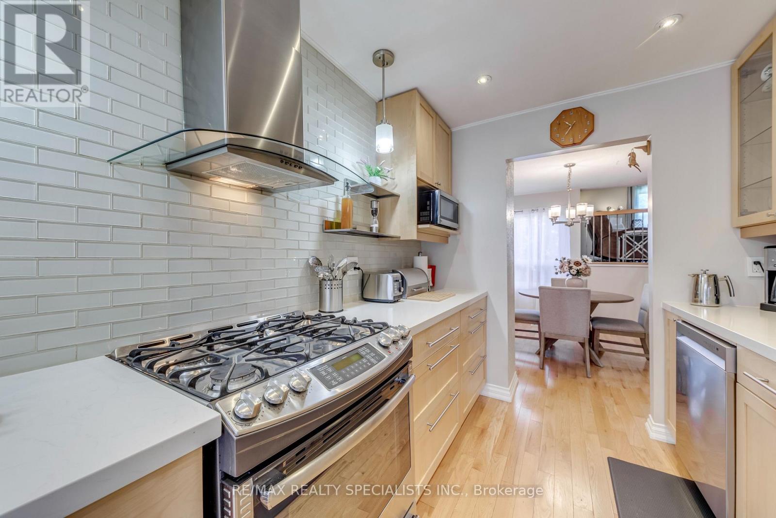 69 Winterfold Drive, Brampton, Ontario  L6V 3S9 - Photo 12 - W14108226