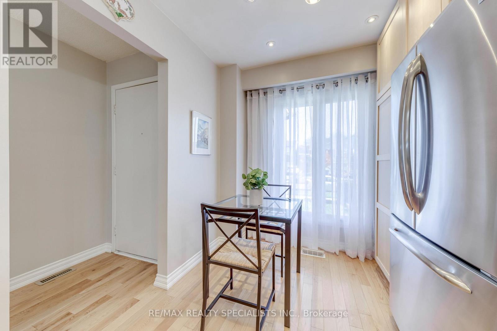 69 Winterfold Drive, Brampton, Ontario  L6V 3S9 - Photo 13 - W14108226