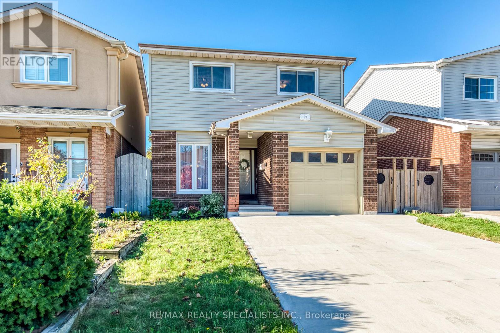 69 Winterfold Drive, Brampton, Ontario  L6V 3S9 - Photo 3 - W14108226