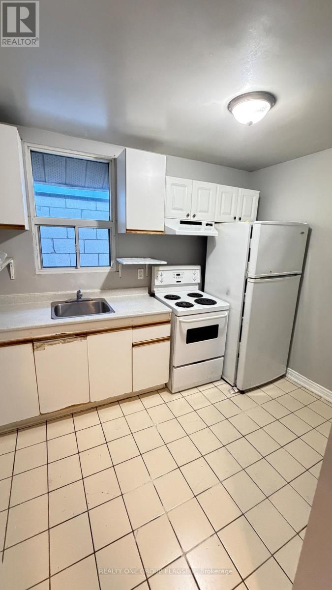 567 Rogers Road, Toronto, Ontario  M6M 1B7 - Photo 6 - W14108252