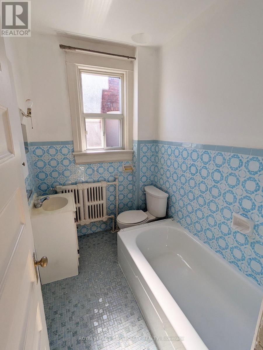 831 Shaw Street, Toronto, Ontario  M6G 3L9 - Photo 27 - W14108272