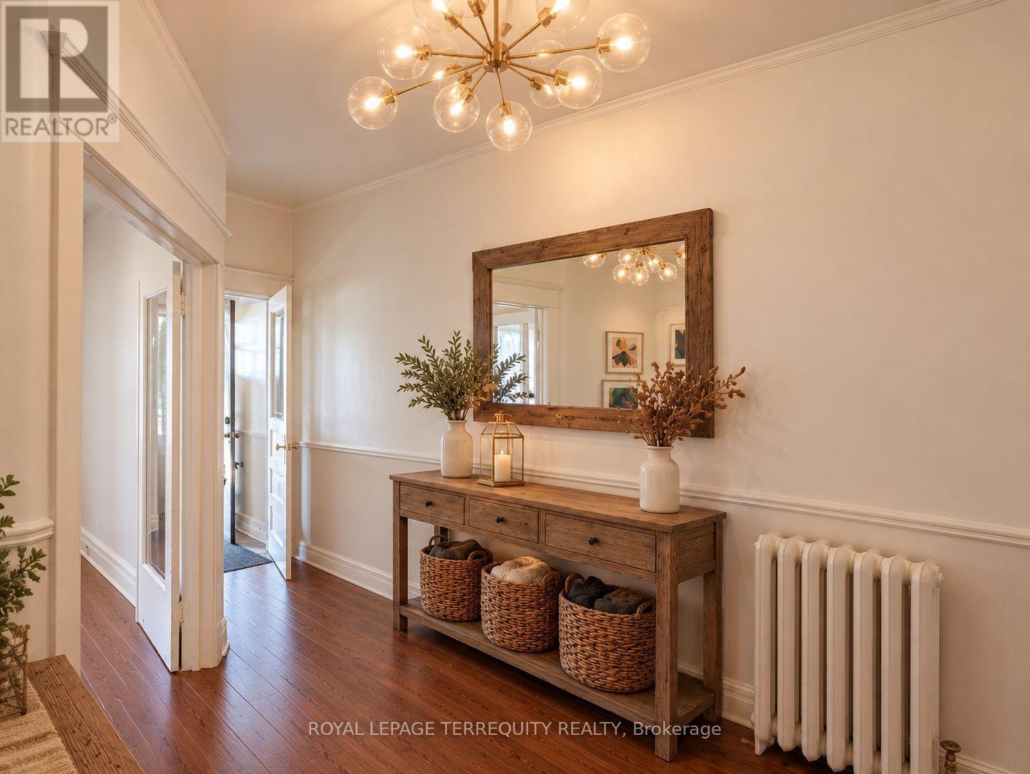 831 Shaw Street, Toronto, Ontario  M6G 3L9 - Photo 3 - W14108272