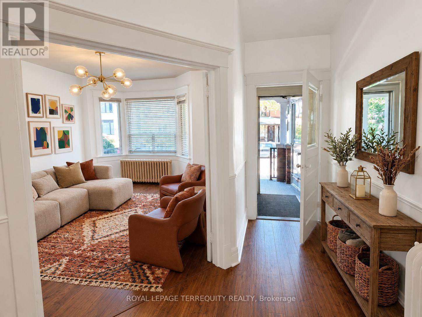 831 Shaw Street, Toronto, Ontario  M6G 3L9 - Photo 5 - W14108272
