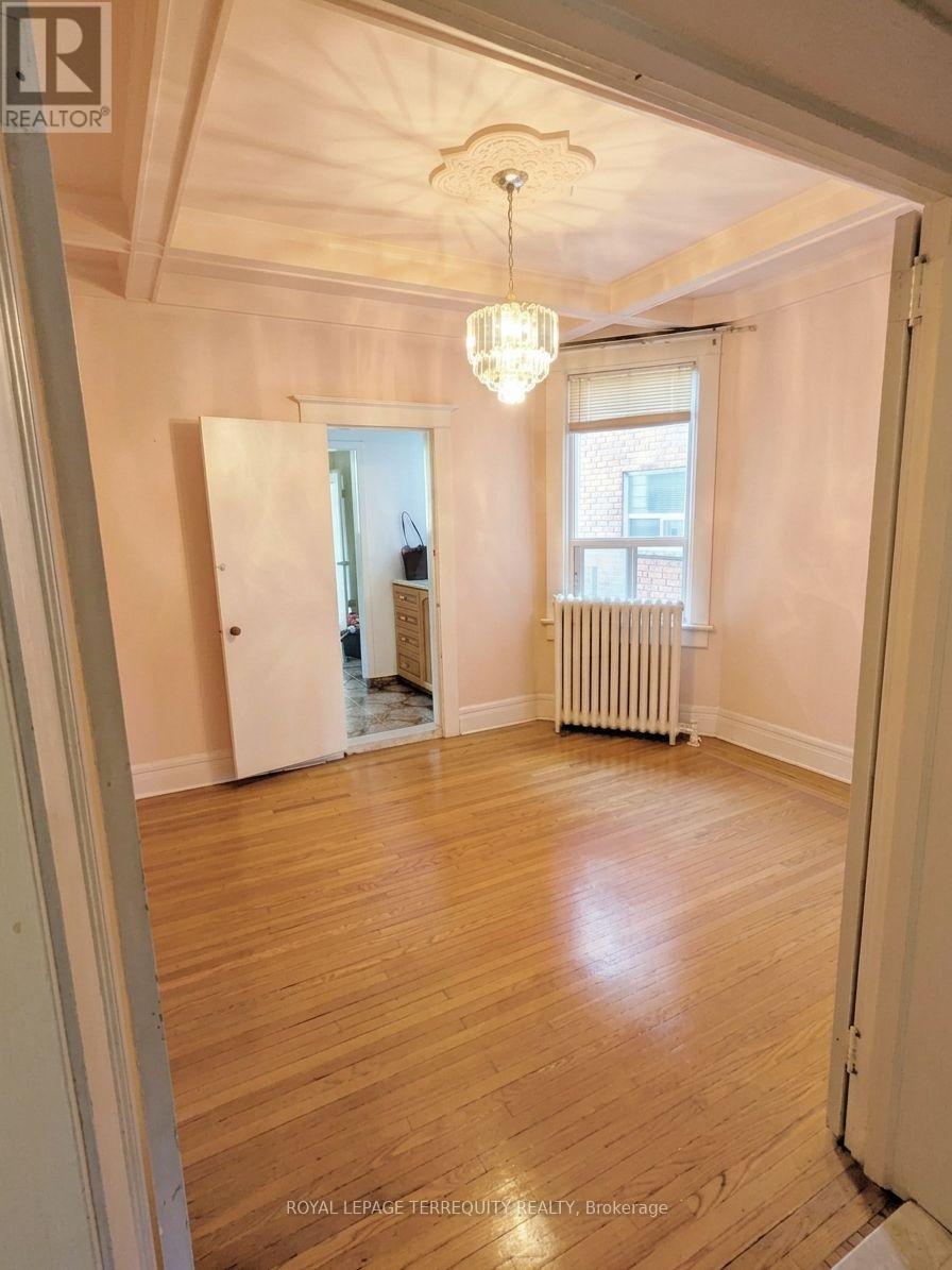 831 Shaw Street, Toronto, Ontario  M6G 3L9 - Photo 8 - W14108272