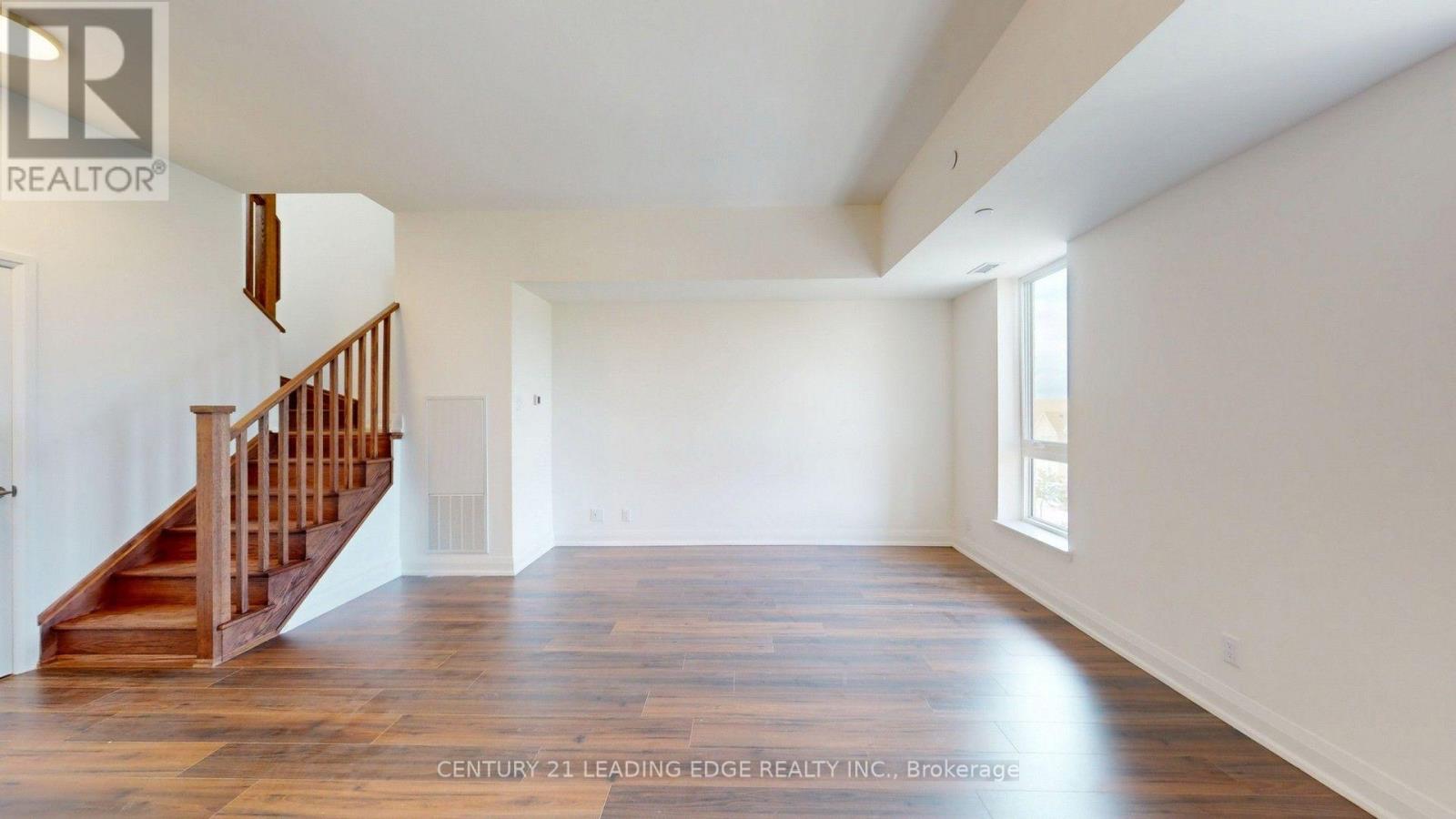 Ph37 - 101 Cathedral High Street, Markham, Ontario  L6C 0P1 - Photo 3 - N13636988