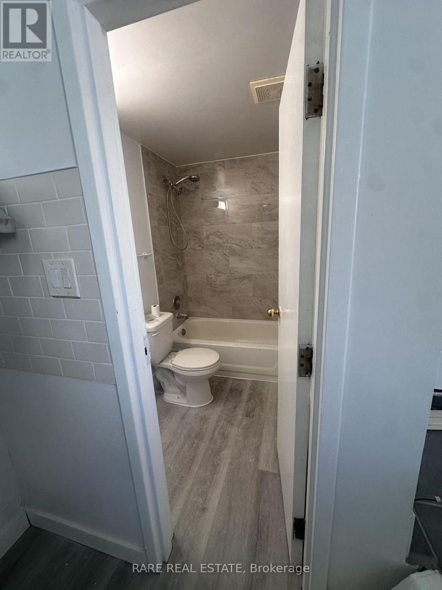5 - 120 Spencer Avenue, Toronto, Ontario  M6K 2J6 - Photo 2 - W13800736
