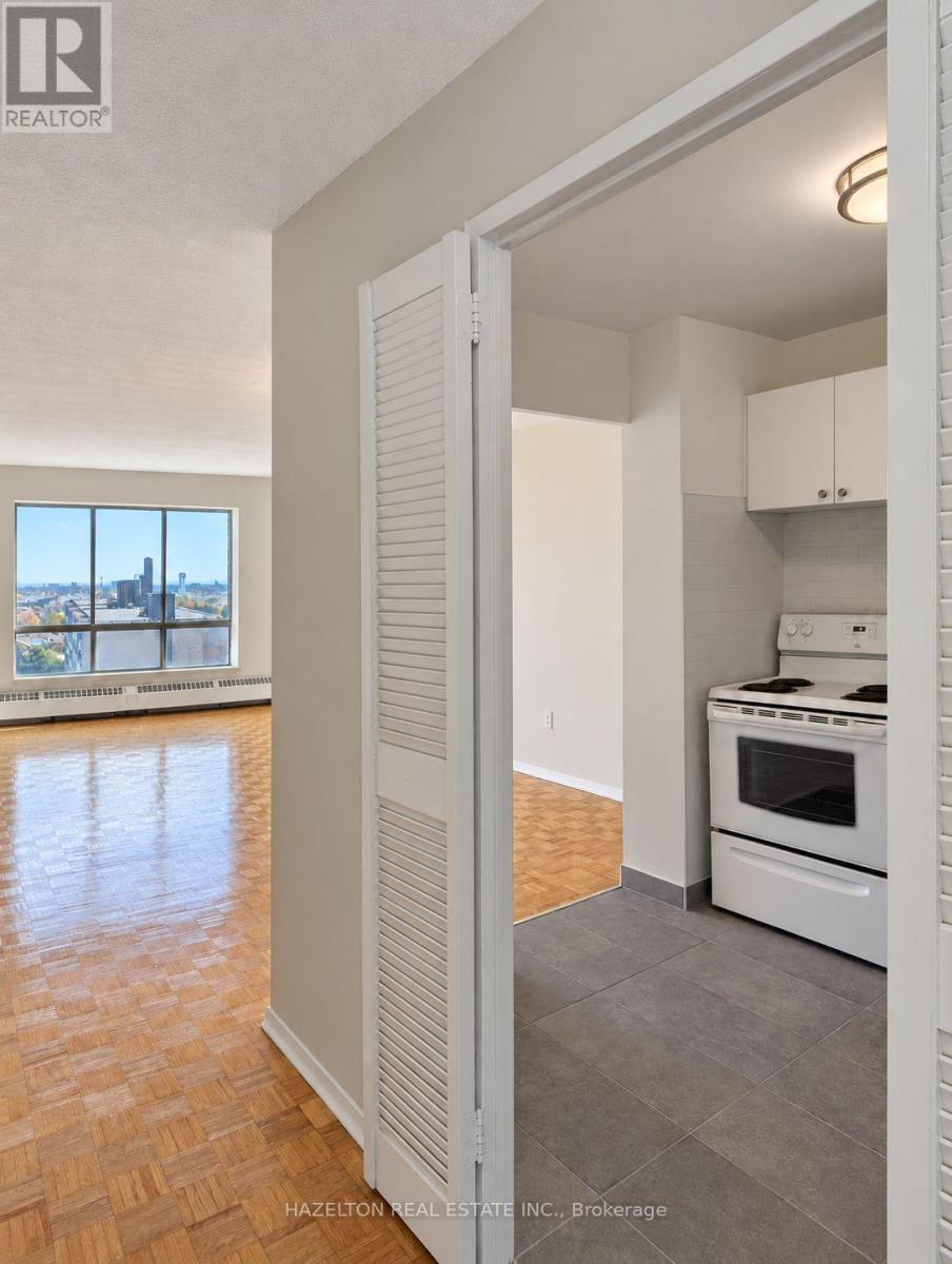 1002 - 1665 Bloor Street E, Mississauga, Ontario  L4X 1S4 - Photo 3 - W14106650