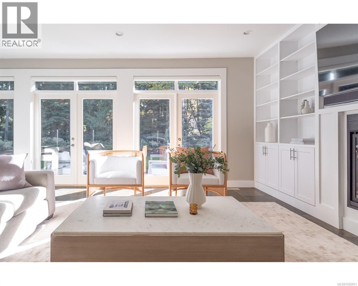 300 Sunningdale Rd E