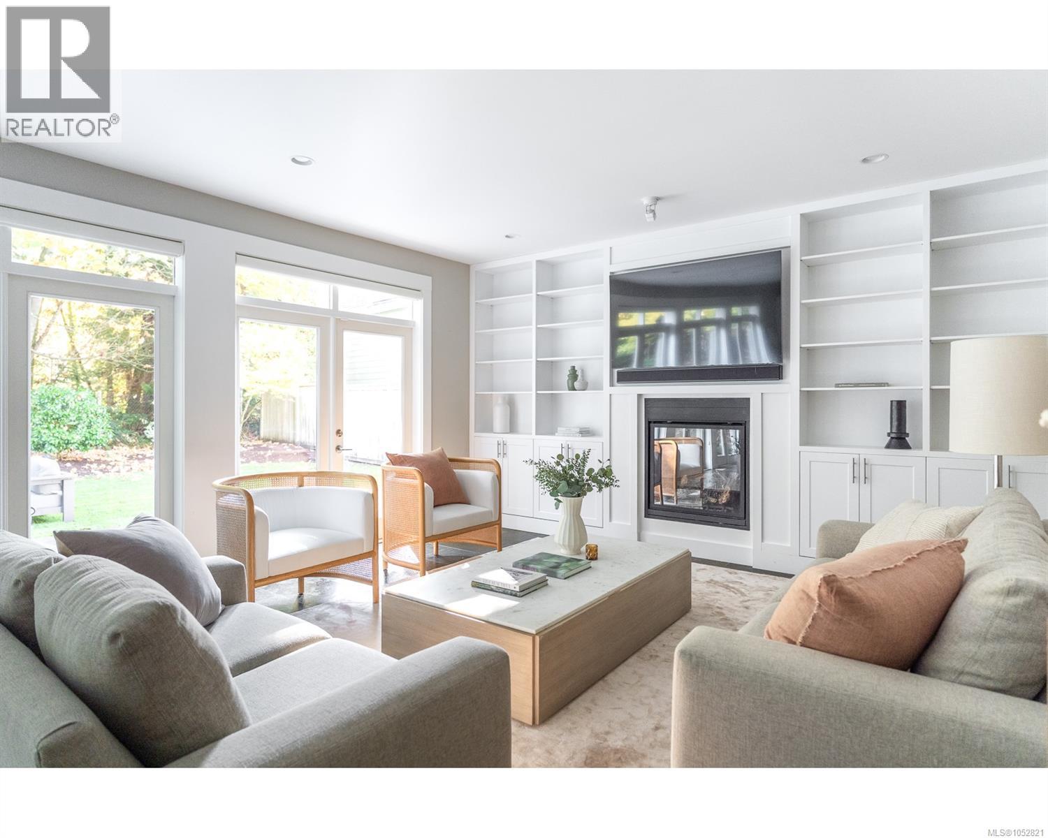 300 Sunningdale Rd E