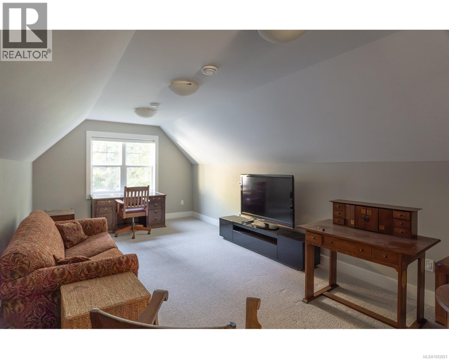 300 Sunningdale Rd E