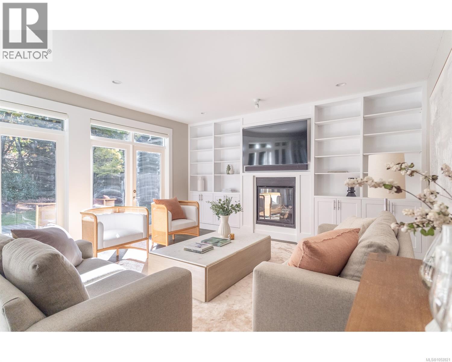 300 Sunningdale Rd E