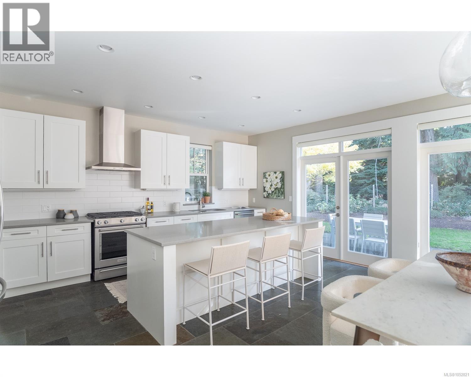 300 Sunningdale Rd E