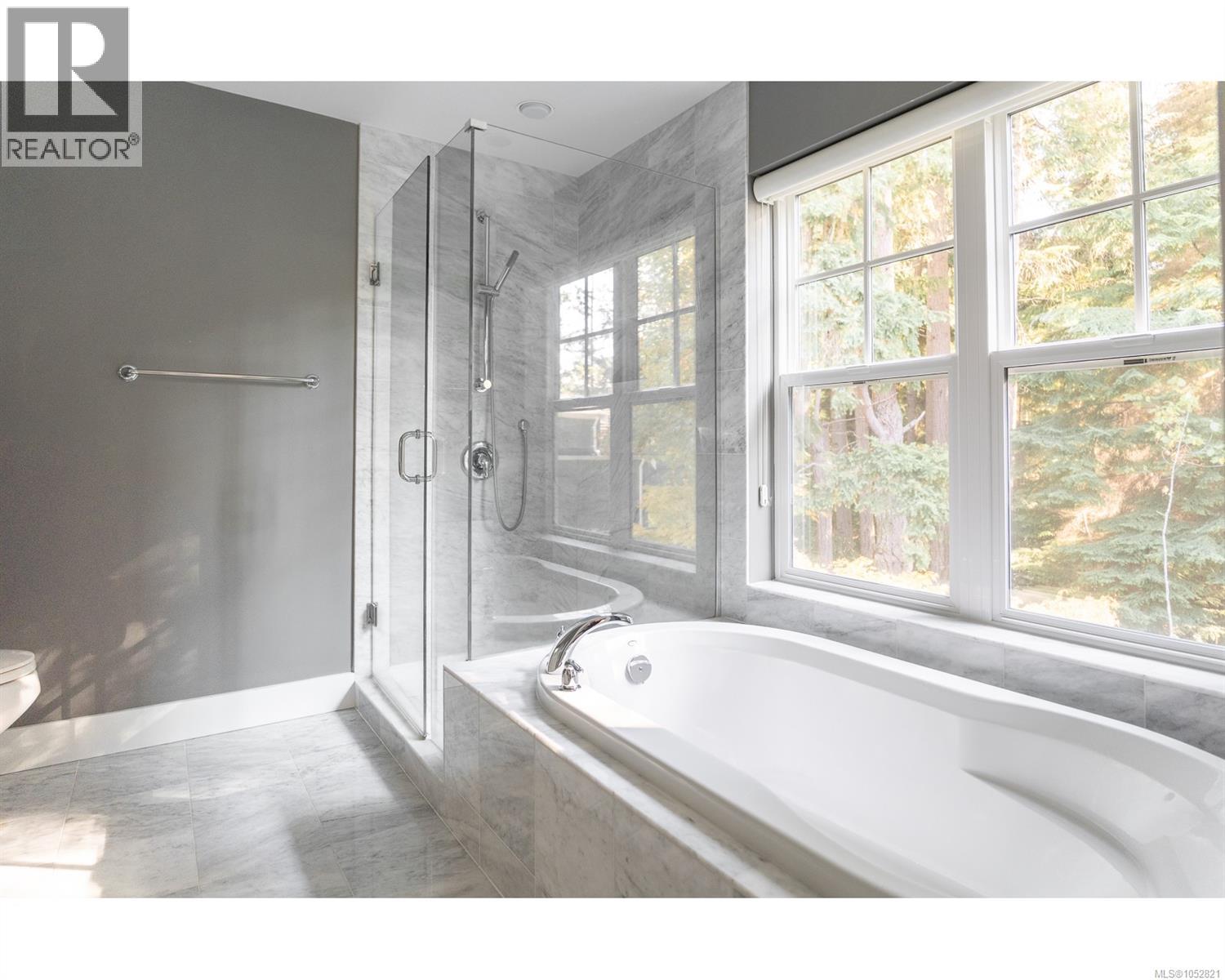 300 Sunningdale Rd E